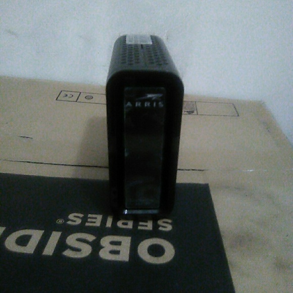 Motorola Surfboard Router - Picture 2 of 8